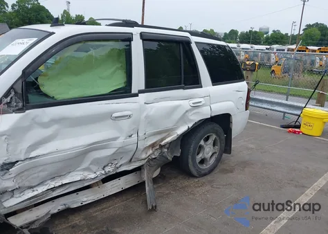 2008 Chevrolet Trailblazer Lt z USA, uszkodzony, nr VIN 1GNDT13SX82222743